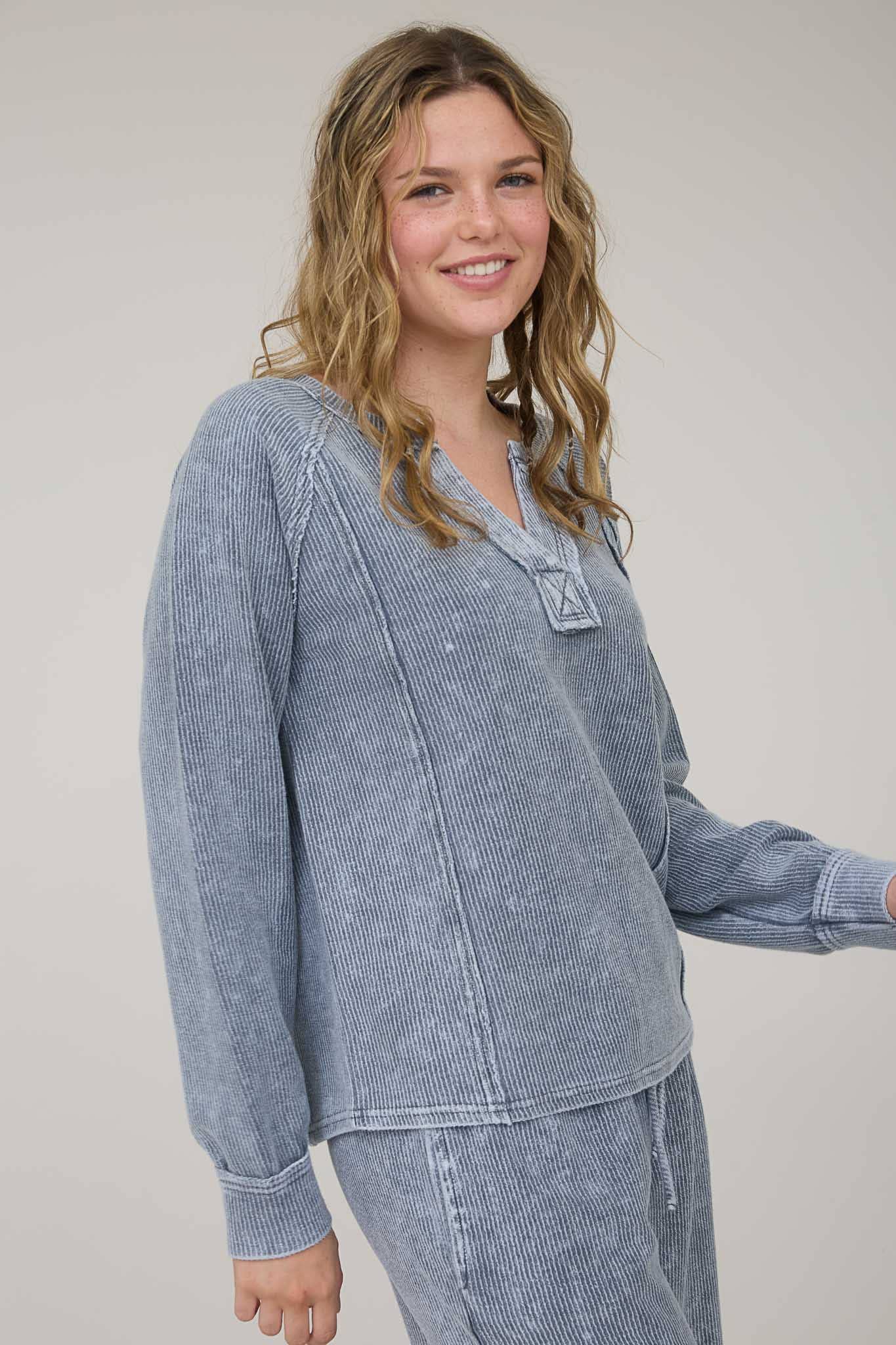 WASHED RIBBED SPLIT NECK LONG SLEEVE KNIT TOP