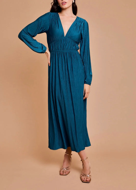 Gilli Clothing deep v-neck long sleeve maxi dress