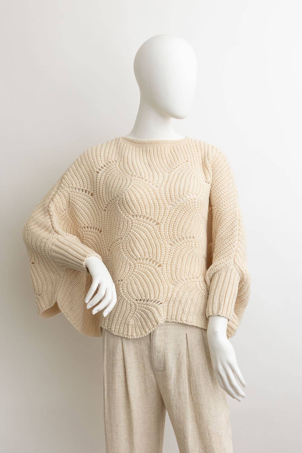 Ribbed Knit Pattern Poncho w/ Sleeves